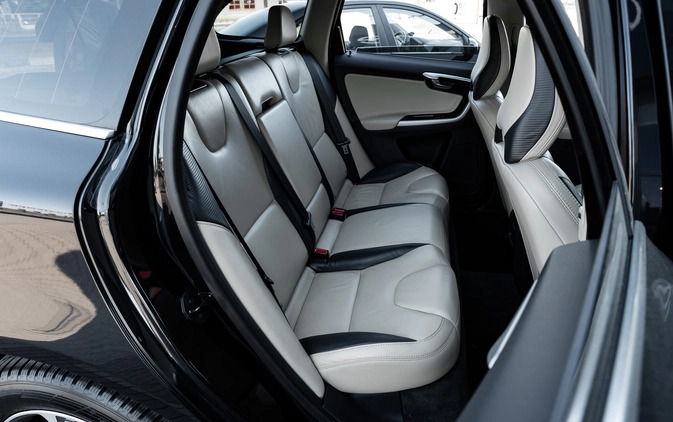 Volvo XC 60 cena 59900 przebieg: 224000, rok produkcji 2011 z Wschowa małe 704